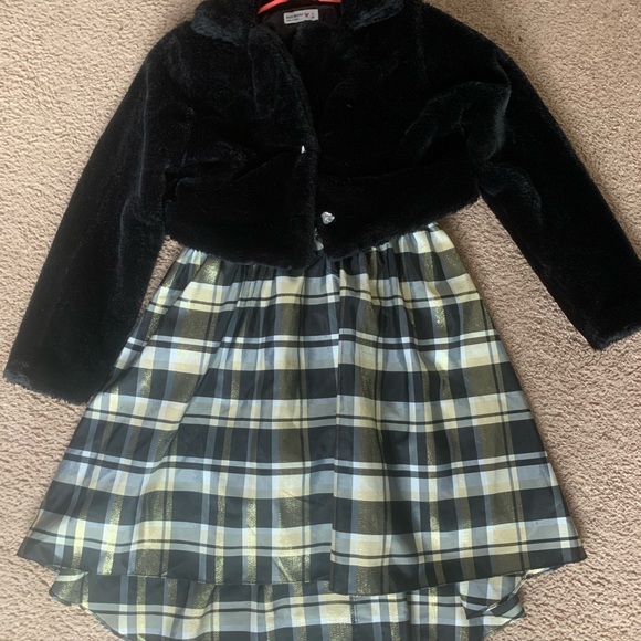 Formal girls dress. Could be used for holidays - Picture 3 of 8